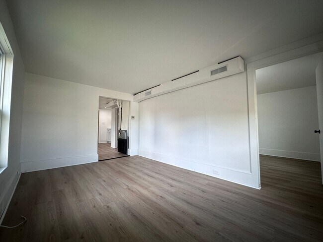 Building Photo - 303 Weston Ave