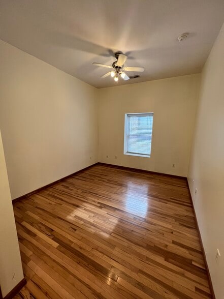 bed 2 - 110 1/2 E 6th St