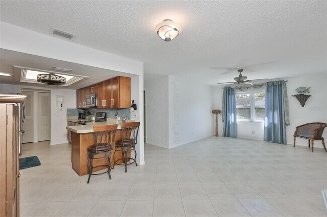 Building Photo - 2035 Hampstead Cir