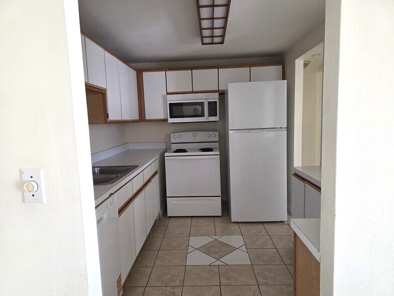 Building Photo - 1108 Westover Ln
