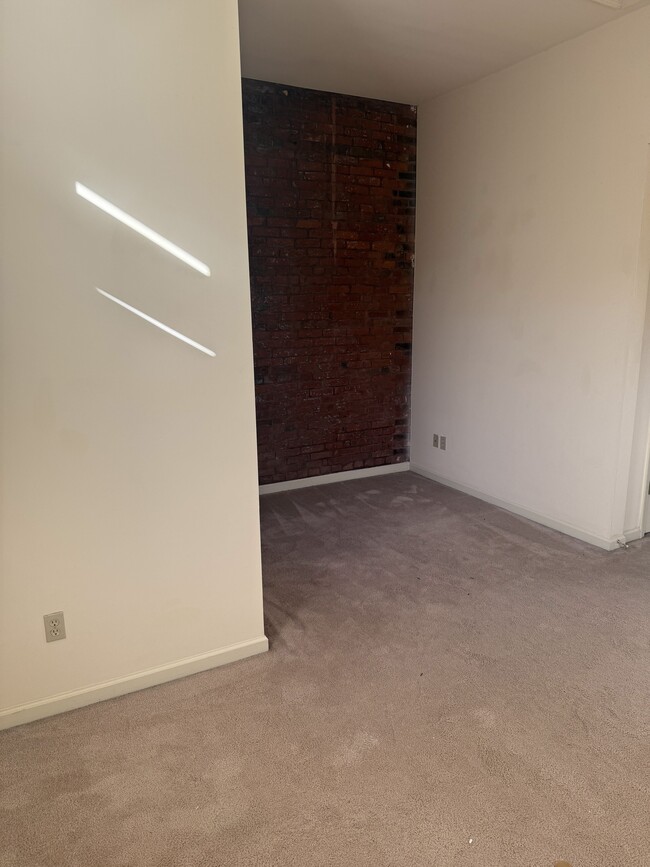 Building Photo - 2404 Menard St