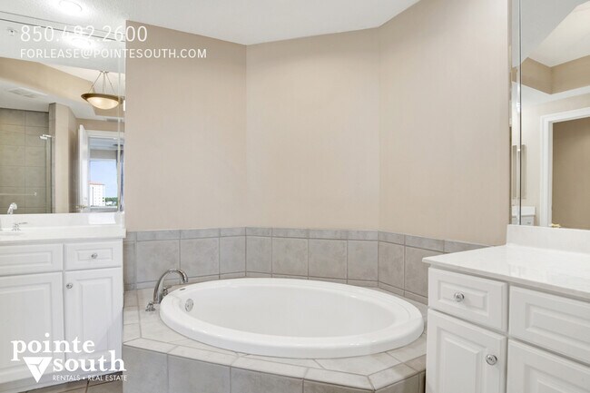 Building Photo - 608 Lost Key Dr