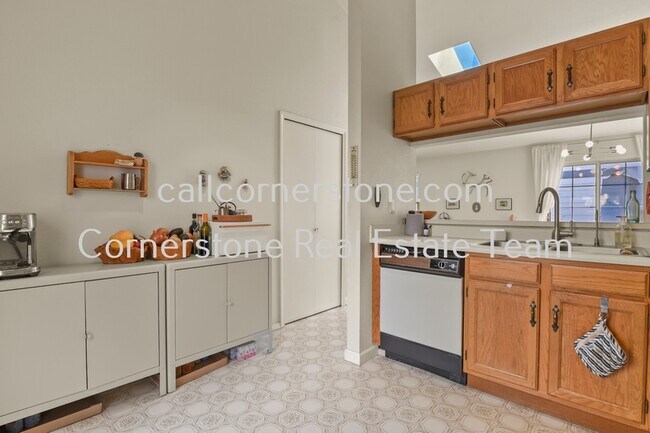 Building Photo - 8640 Boxelder Dr