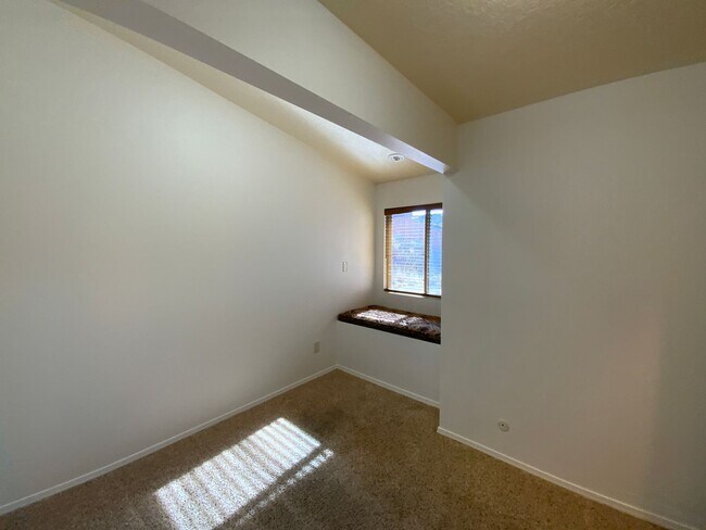 Building Photo - 4 Bedroom Single Story Home Available Near Tramway Blvd NE & Copper Ave NE!