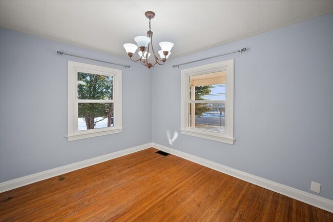 Building Photo - Charming Updated Home in the Heart of Jeffersontown