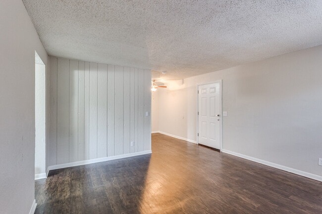 Building Photo - Best Value 2BR in Moore - Up to $1000 Move in Special!