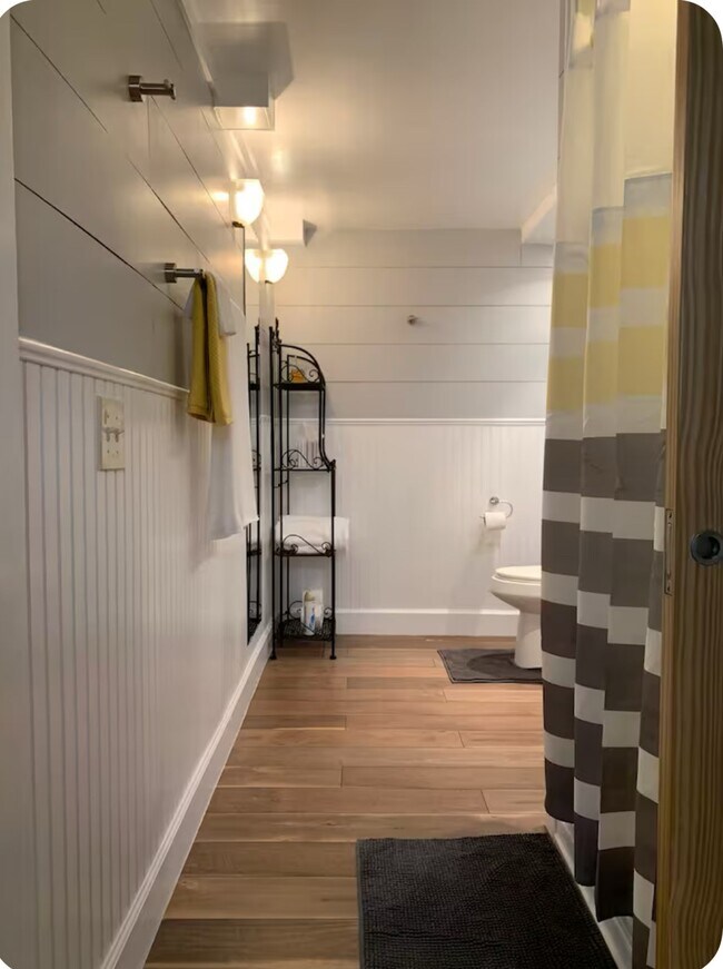 Building Photo - 911 11th St