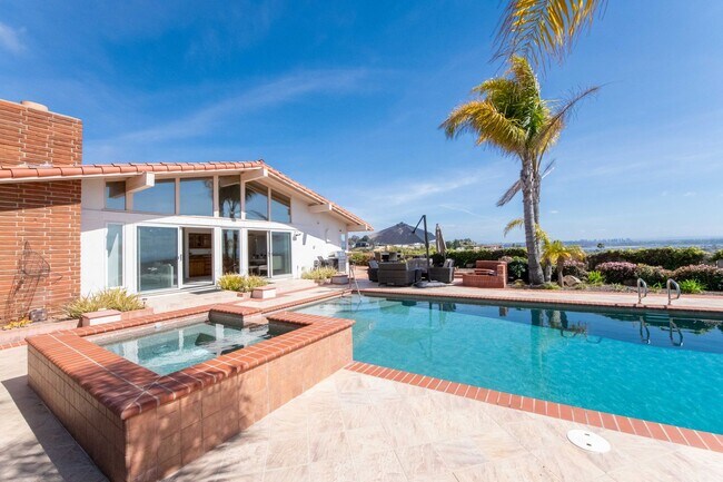 Building Photo - Amazing La Jolla North PB home with panoramic views of the ocean, bay and downtown