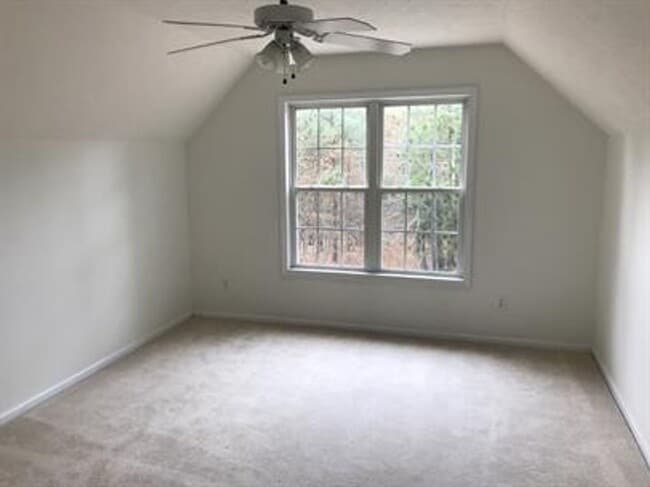 Building Photo - Carolina Lakes!!