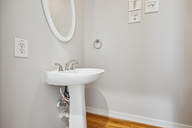 Building Photo - 422 McGowen St