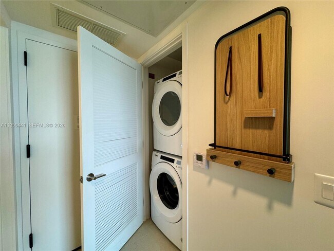 Building Photo - 159 NE 6th St