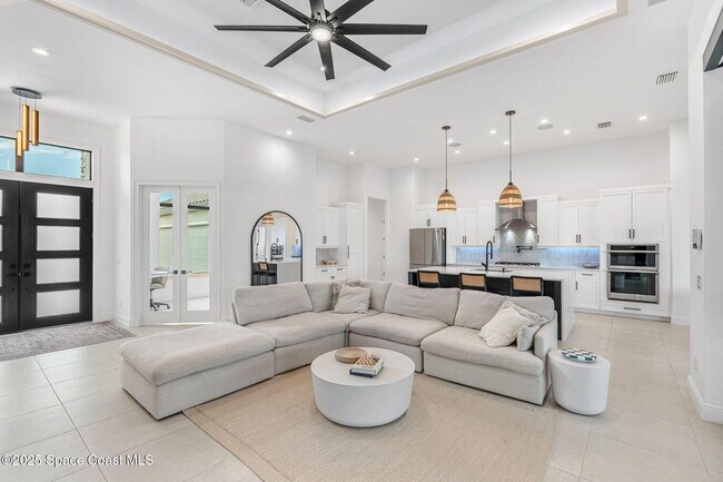Building Photo - 8499 Serrano Cir