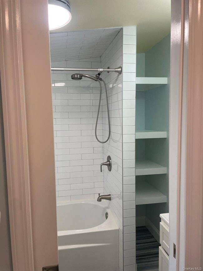 Building Photo - 46 Weston St