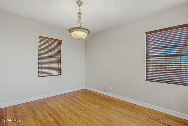 Building Photo - 2515 Arizona Ave