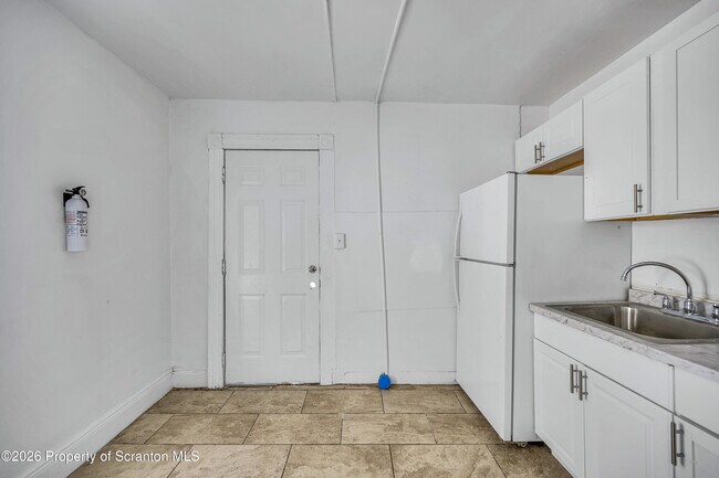 Building Photo - 1149 Luzerne St