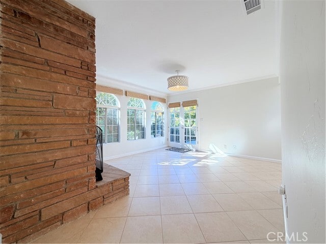 Building Photo - 635 St Ann's Dr