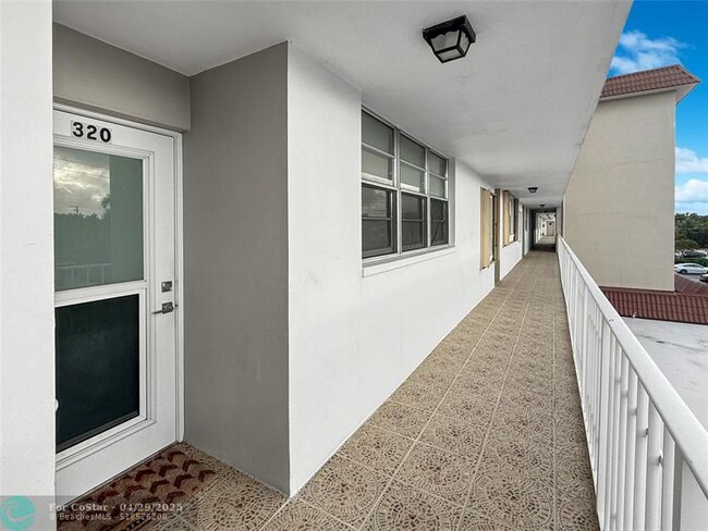 Building Photo - 2717 Florida Blvd
