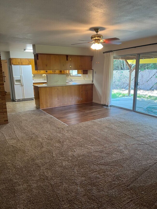 Building Photo - pd01 - Parkdale Estates Inc