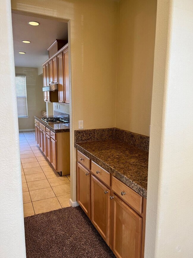 Building Photo - Beautiful home in Reflections gated community