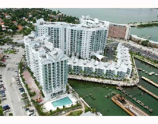 Building Photo - 7900 Harbor Island Dr