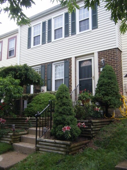 Primary Photo - 9164 Broken Oak Pl