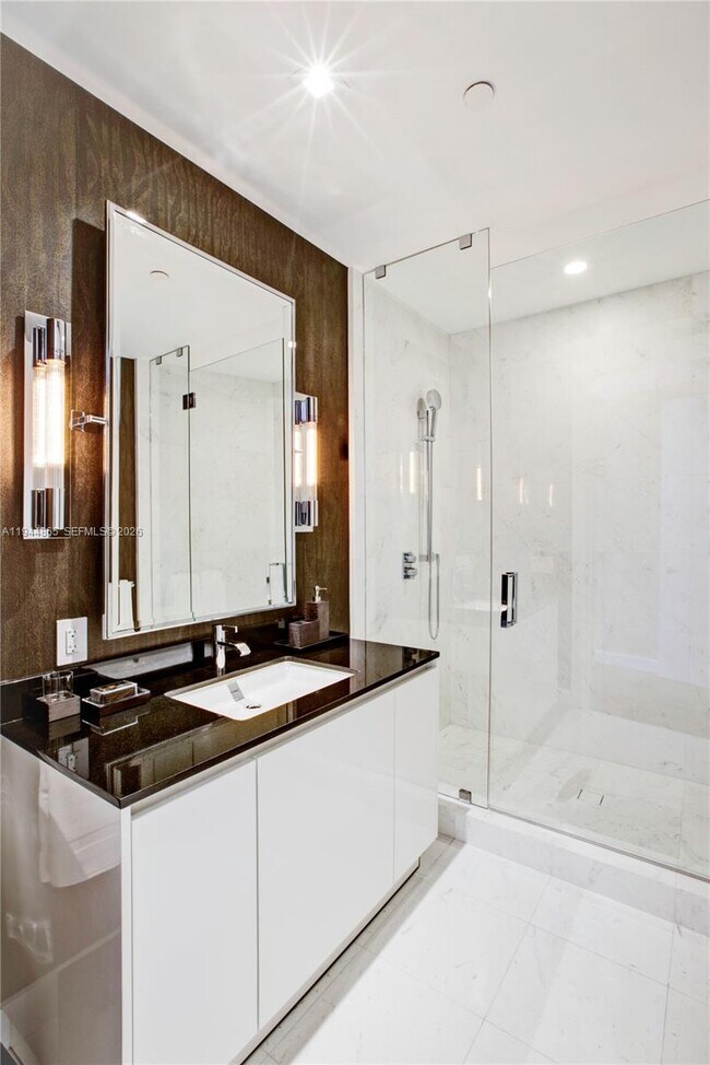 Building Photo - 18555 Collins Ave