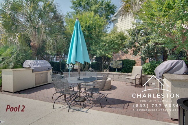 Building Photo - 45 Sycamore Ave