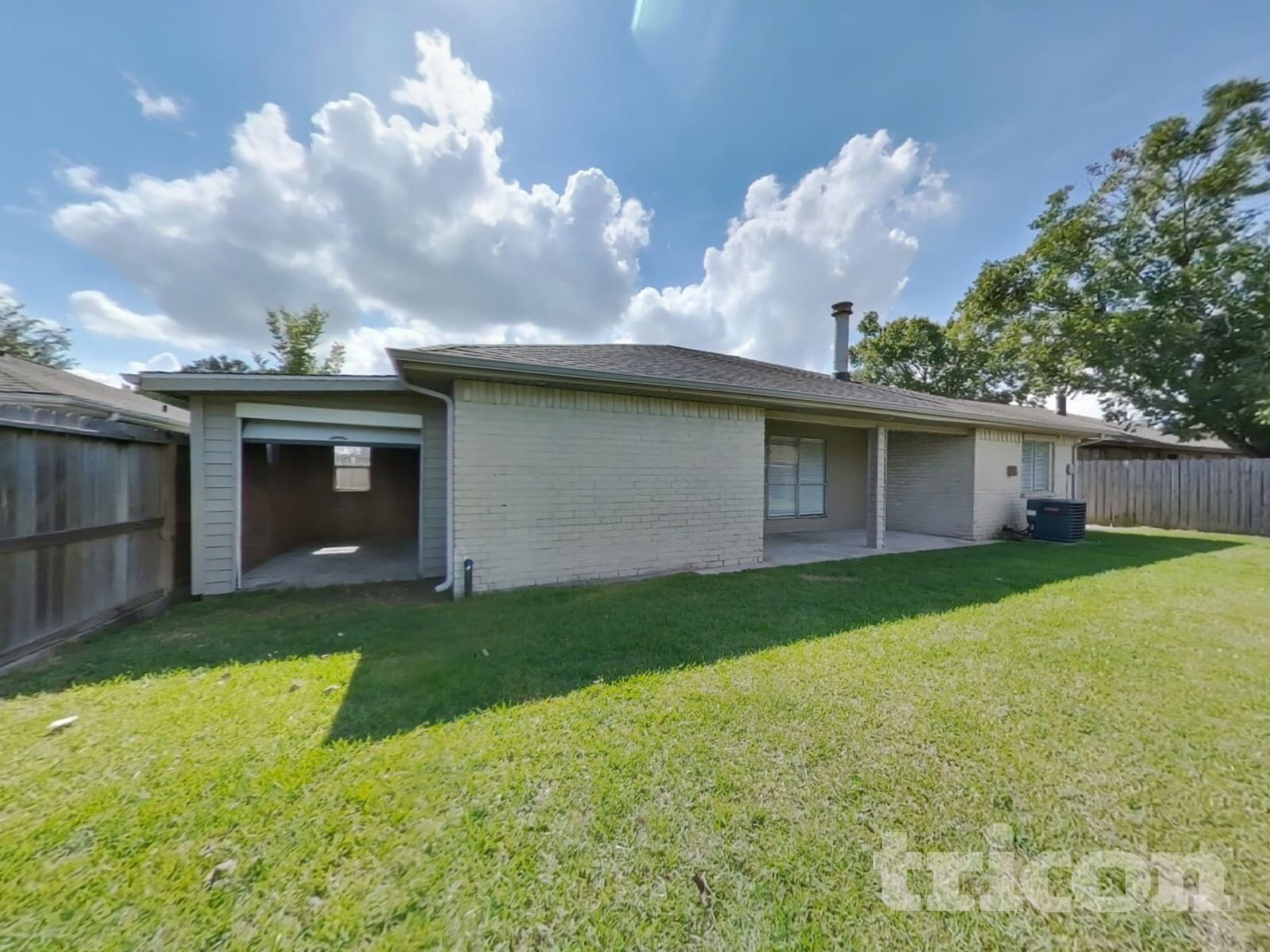 Building Photo - 14831 Waterside Dr