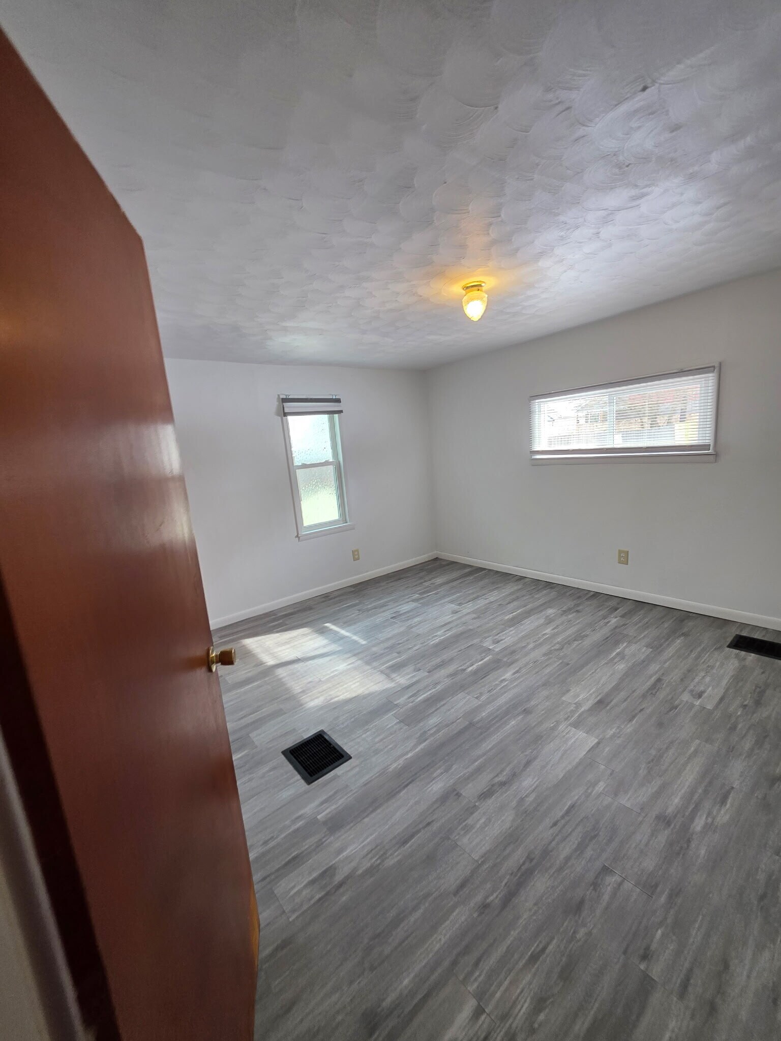 Building Photo - 825 Garfield Ave