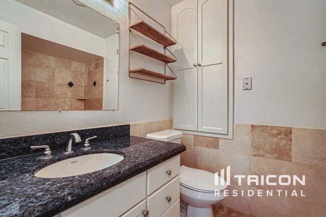 Building Photo - 9330 Highmeadow Dr