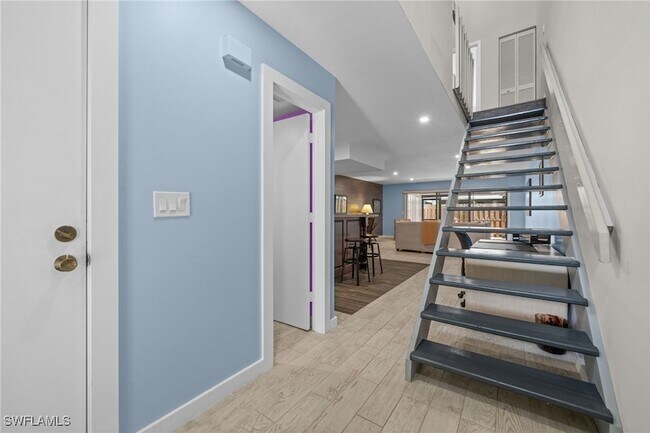 Building Photo - 833 Meadowland Dr