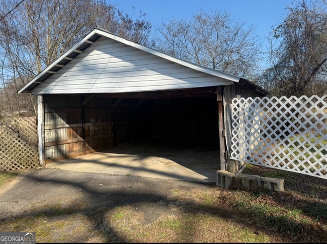 Building Photo - 10416 Lavonia Rd