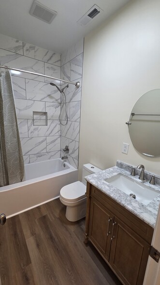 Bathroom - 2503 North Ave