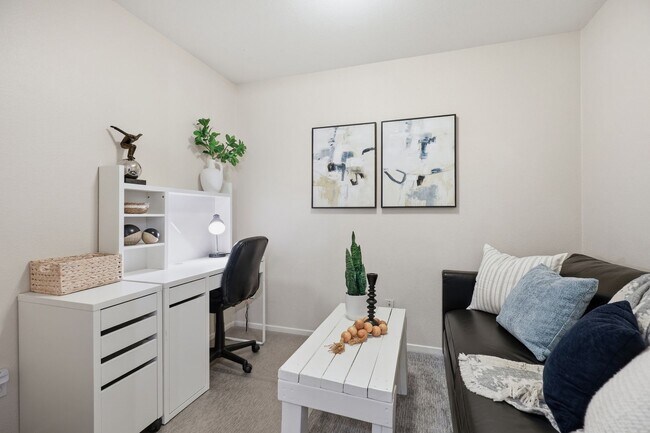 Building Photo - Point Loma, "The Bay" 2 bed 2 Bath Townhome now available! Amazing amenities, don't miss out