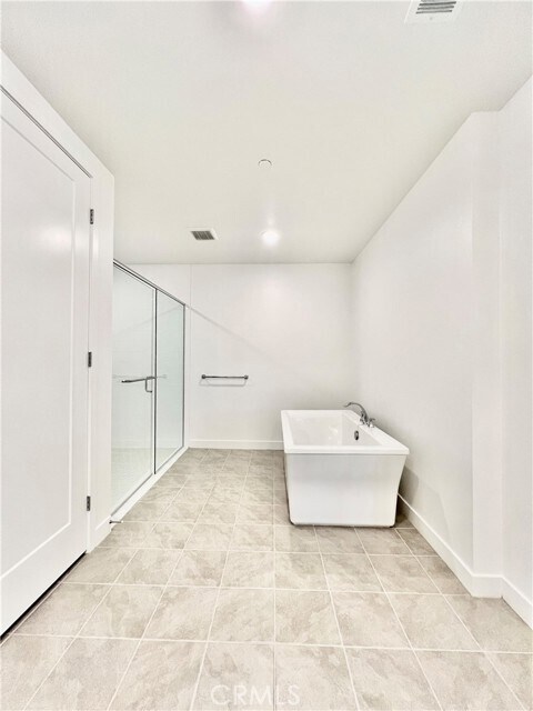 Building Photo - 2512 Rivington