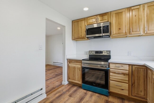 Building Photo - 3416 S Thompson Ave