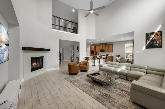 Building Photo - 1569 Sunrise Gables Dr