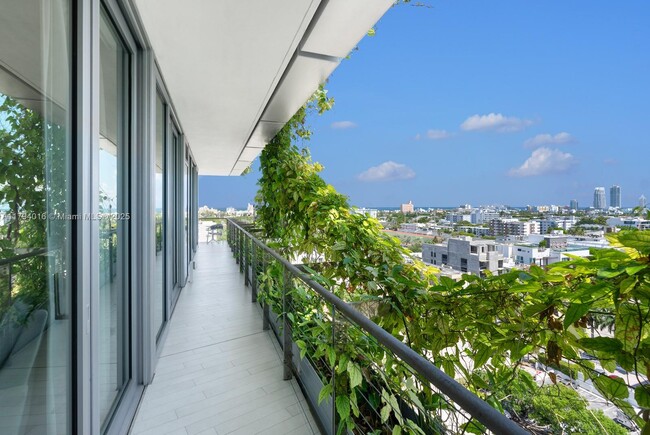Building Photo - 1300 Monad Ter