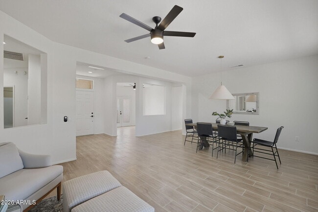 Building Photo - 22408 N Las Vegas Dr