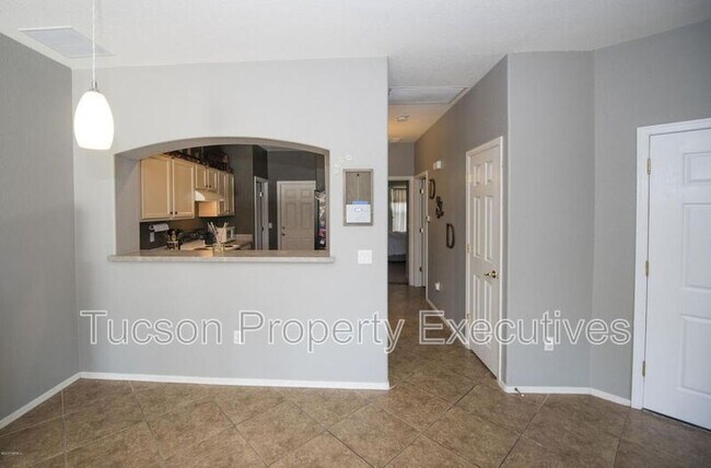 Building Photo - 12700 N Rodeo Land