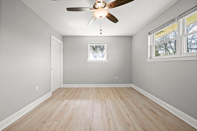 Building Photo - 8120 N Essen Heights Ct