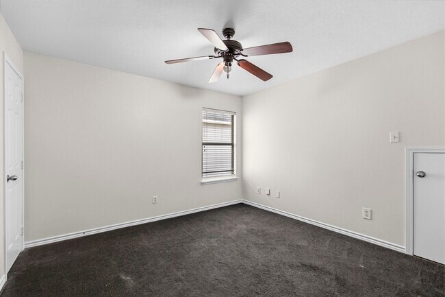 Building Photo - 4914 Trailing Clover Ct