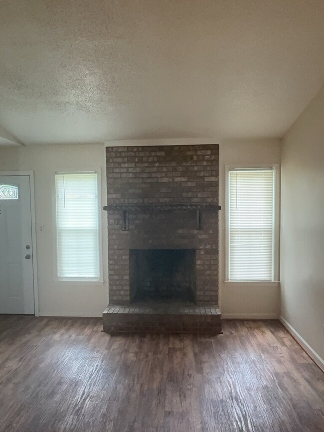 Building Photo - 101 Garden Pl