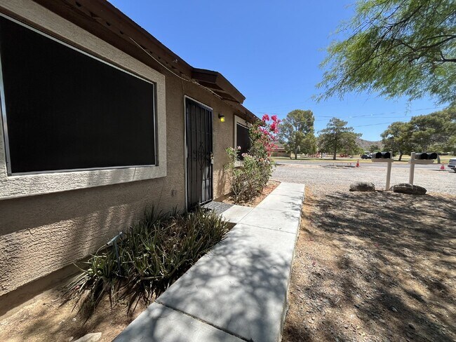 Building Photo - Four Bedroom Duplex; Water Included!