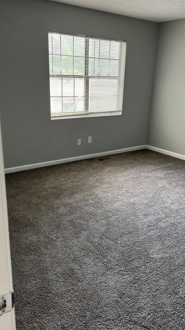 Building Photo - Newly Remodeled 2Bed/2.5Bath Townhome For Lease in Austell