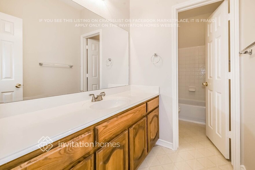 Building Photo - 2810 Beacon Hill Dr