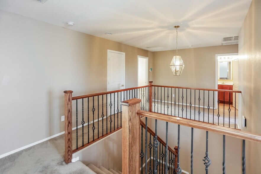 Building Photo - 6830 S 44th Ln