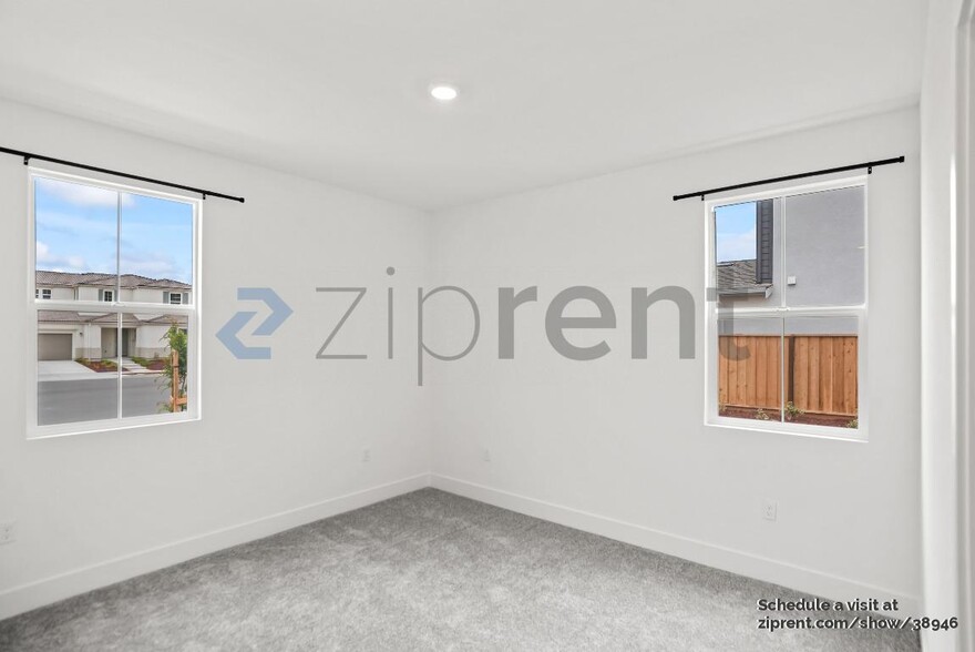 Building Photo - 7799 Lamplight Ct