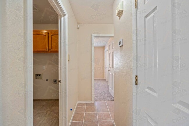 Building Photo - 2713 Mozart Dr