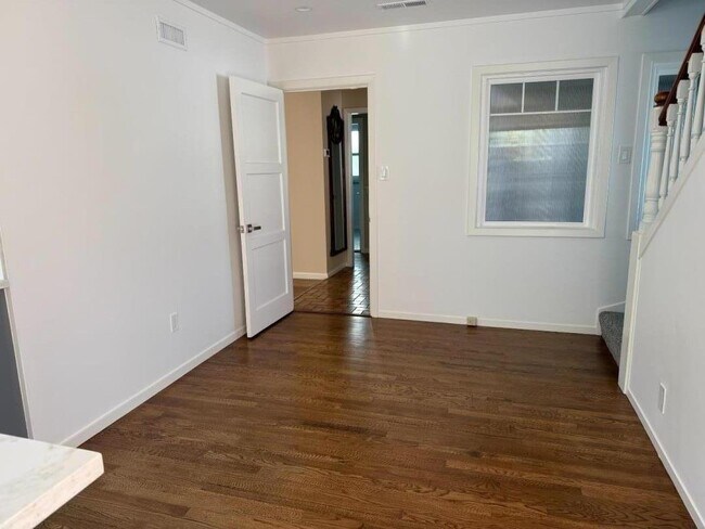 Building Photo - 1508 Davis Dr